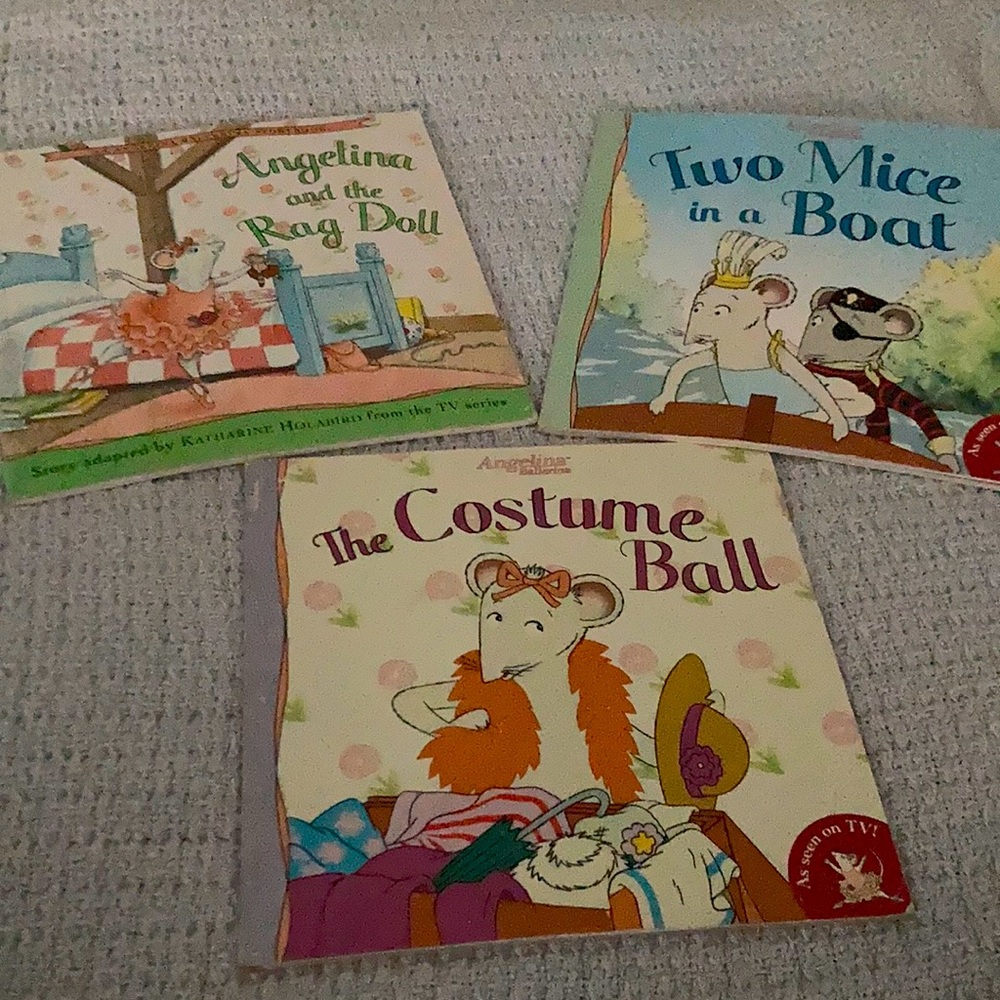 4 vintage Angelina Ballerina books